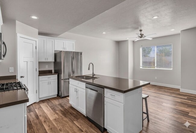 Photo - 839 S 1760 E