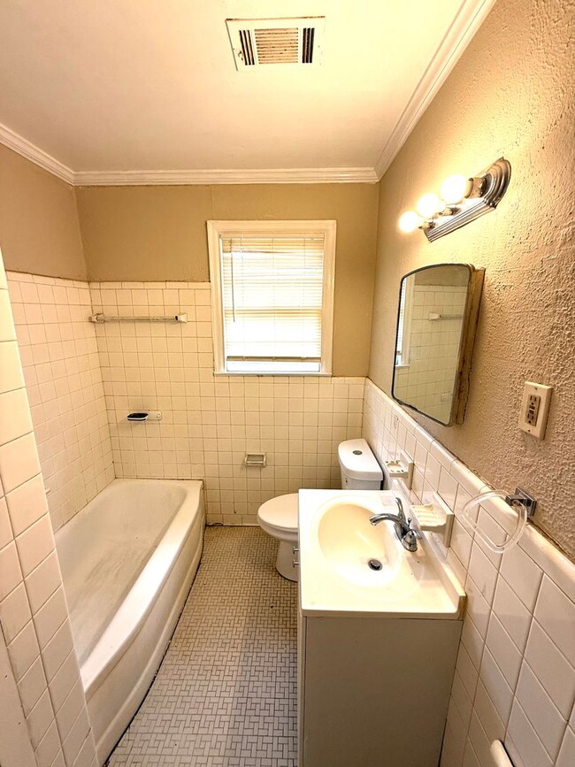 Photo - ** 3 Bed 2 Bath located off Zelda Road ** Call 334-366-9198 to schedule a self-tour