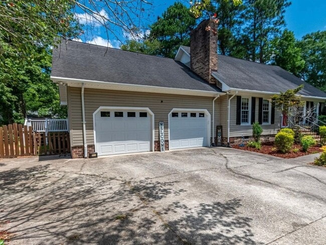 Photo - 379 Red Fox Rd