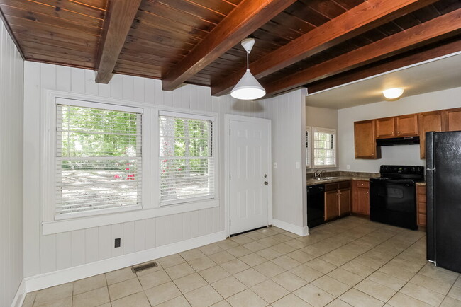 Photo - 379 Hilltop Circle Extension SW
