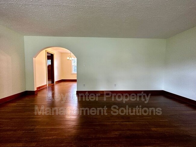 Photo - 128 Vedette Ave