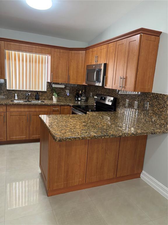 Building Photo - 2238 W 74th St Unit 201