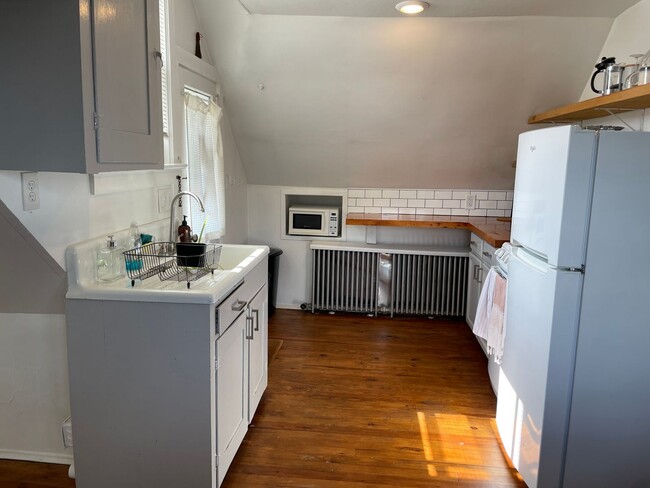 Photo - 126 Roselawn Ave Unit Second Floor
