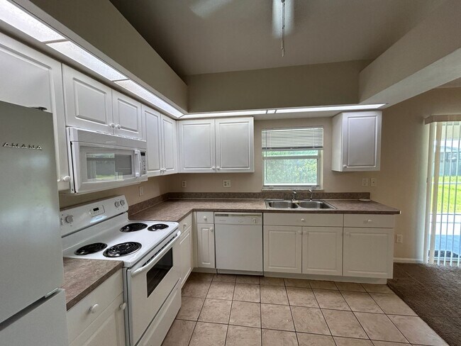 Photo - 1605 Nelson Rd N