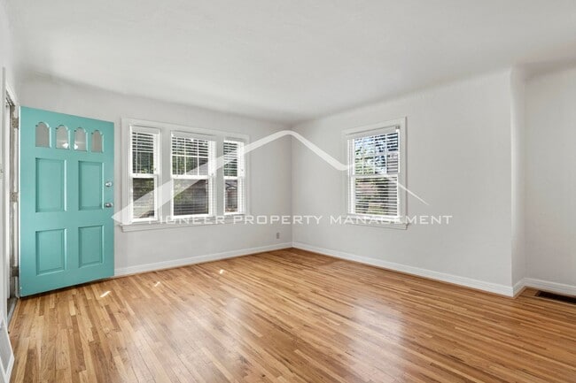 Photo - Charming Bungalow in Patty Jewett Neighborhood! 3bed, 2 bath, Enclosed yard, 1 car garage, carport