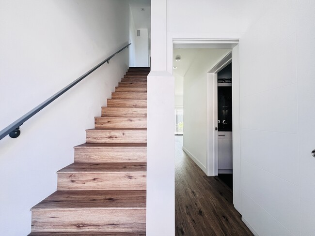 Photo - 4576 Oakwood Ave Unidad 4576