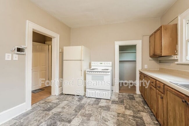 Photo - 3040 N Patterson Ave