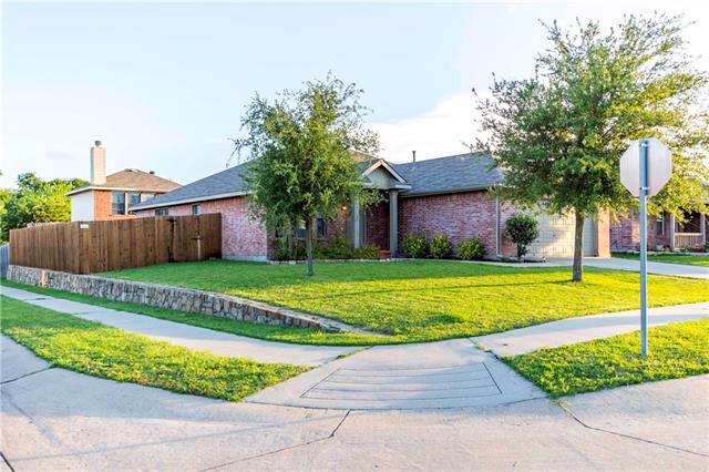 Photo - 365 Basswood Ln