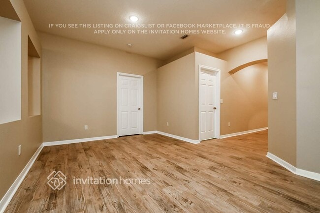 1527 Emerald Hill Way
