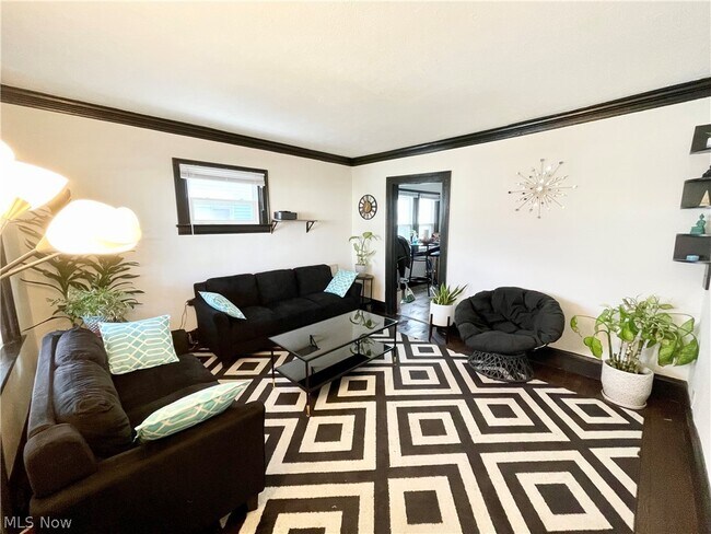 Building Photo - 4032 E 142nd St