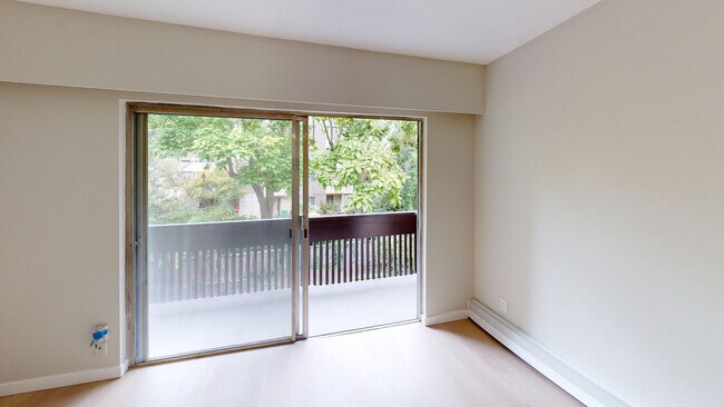 Photo - 2183 West 44th