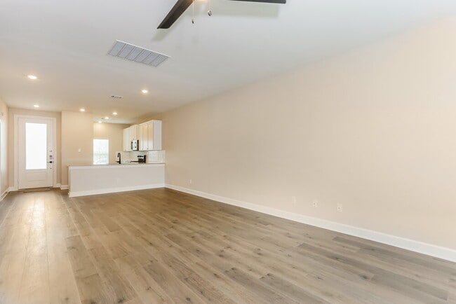 1016 Pecan Pl
