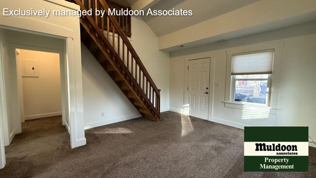 Photo - Cute 1.5 story!