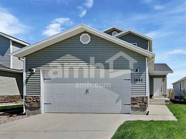 Building Photo - 1641 E Tumwater Ln