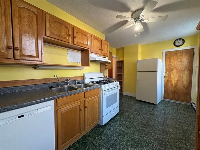 Building Photo - 26 St James St Unit 26