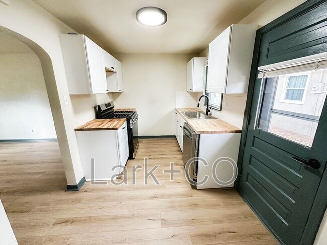 Photo - 1117 E St Vrain St