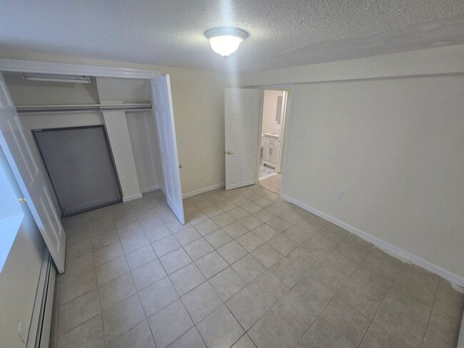 Photo - One bedroom MBTA GL-B