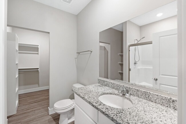 Photo - 5122 N Cypress St