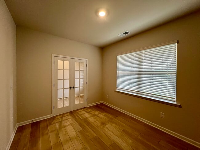 Photo - 314 Hamptons Cove Rd
