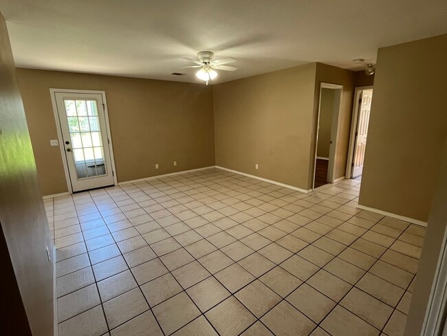 Photo - 1210 E 13th St