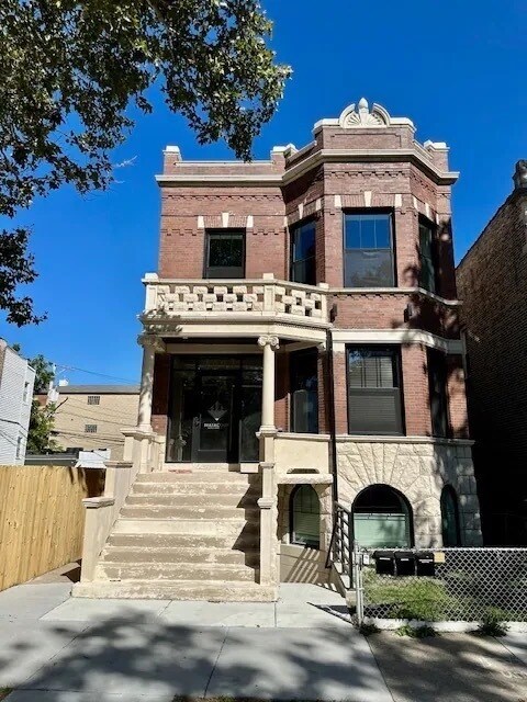 Building Photo - 1663 S Troy St Unit 2