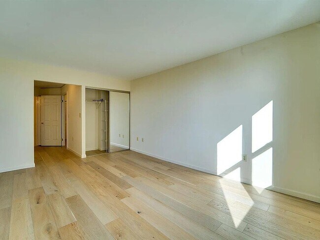200 Division St Unit 5E