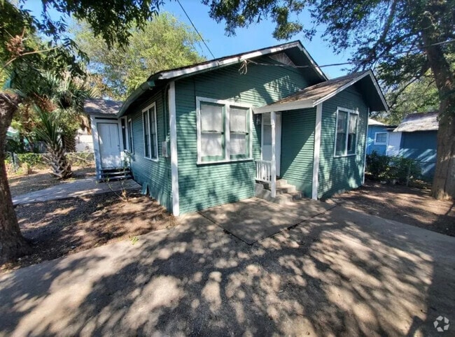 Building Photo - 305 E Lambert St Rental
