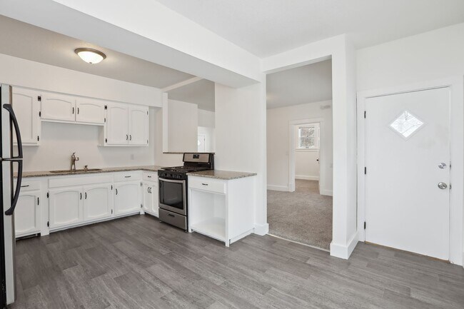Photo - 2755 Pierce St NE Unit 2