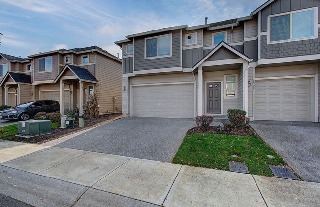 Photo - 3 BR, 2.5 BA Creekwood Townhome - $500 OFF 1st Mo. Rent!