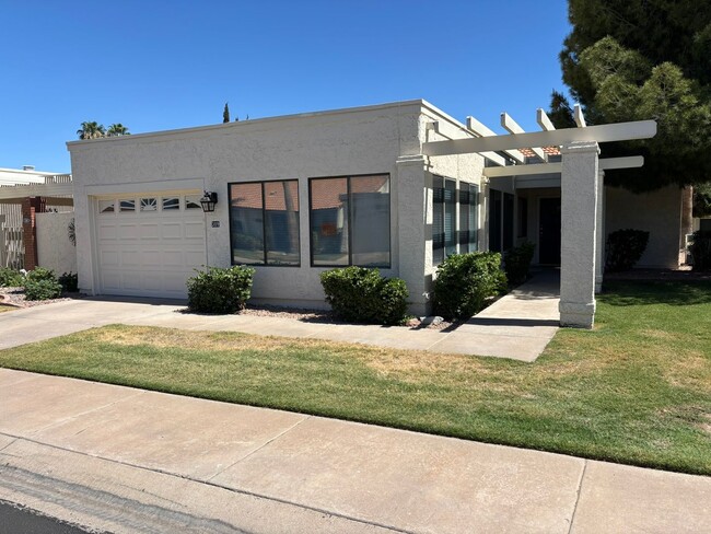 Building Photo - Discover a well-maintained 2-bedroom, 2-bath home in Leisure World A 45+ Active Adult Resort Comm...