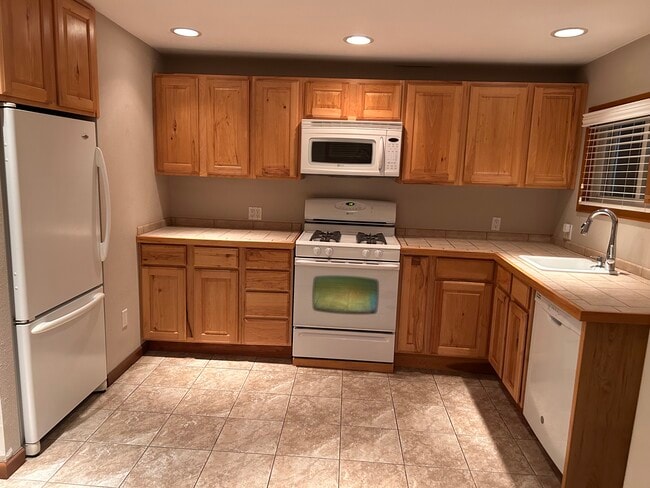 Kitchen - 22819 12th Ave S