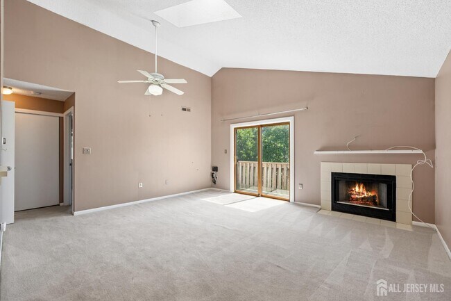 Building Photo - 1306 Ravens Crest Dr