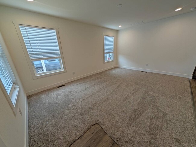 Photo - 400 Sulphur Bank Dr