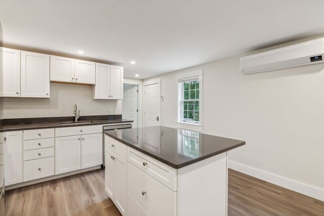 Photo - 1393 Portland Rd