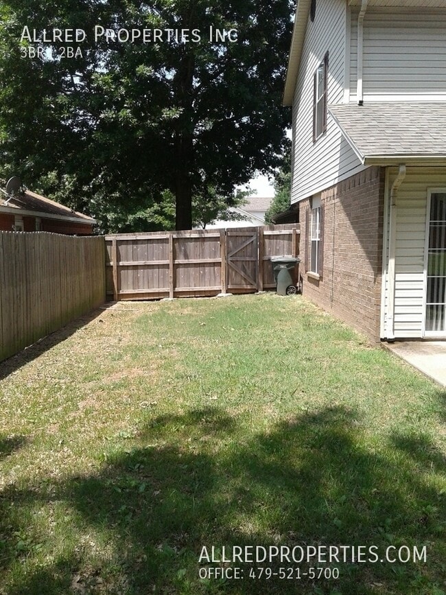 Photo - 822 N Daisy Ln