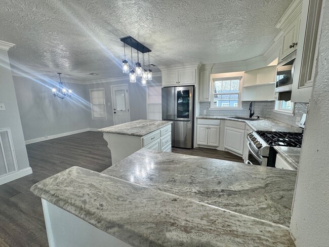 Photo - 702 Marion St