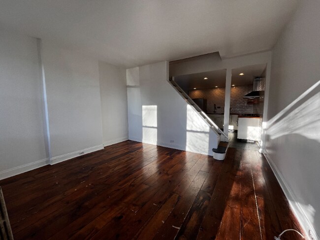 Photo - 1339 Earl St