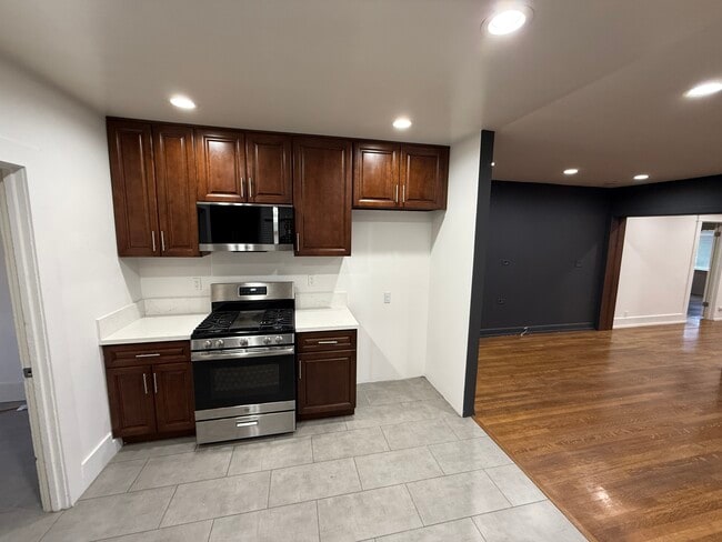 Photo - 1493 W 47th St Unit 1493
