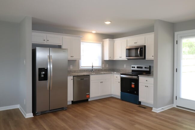 Photo - 115 Lynnwood Dr