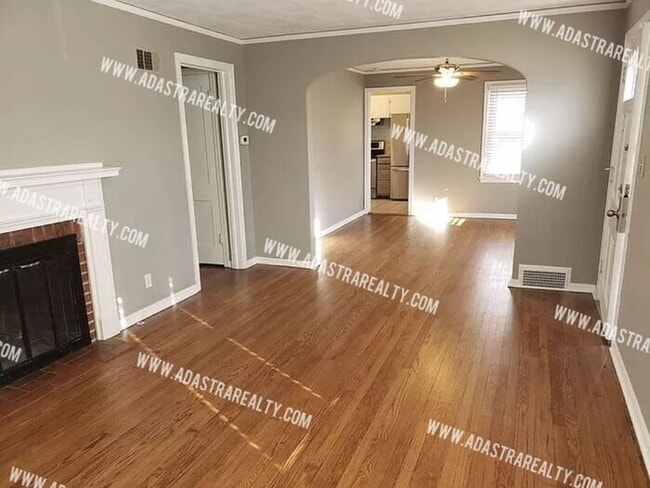 Photo - GORGEOUS 3 Bed 2 Bath House in Merriam-Ava...