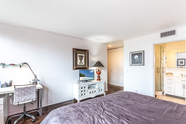 Photo - 100 S Doheny Dr Unidad 516