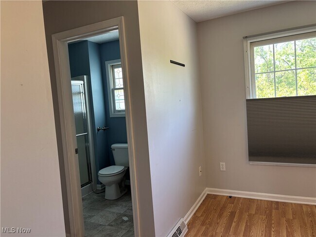 Building Photo - 8222 Chester Pkwy Rental