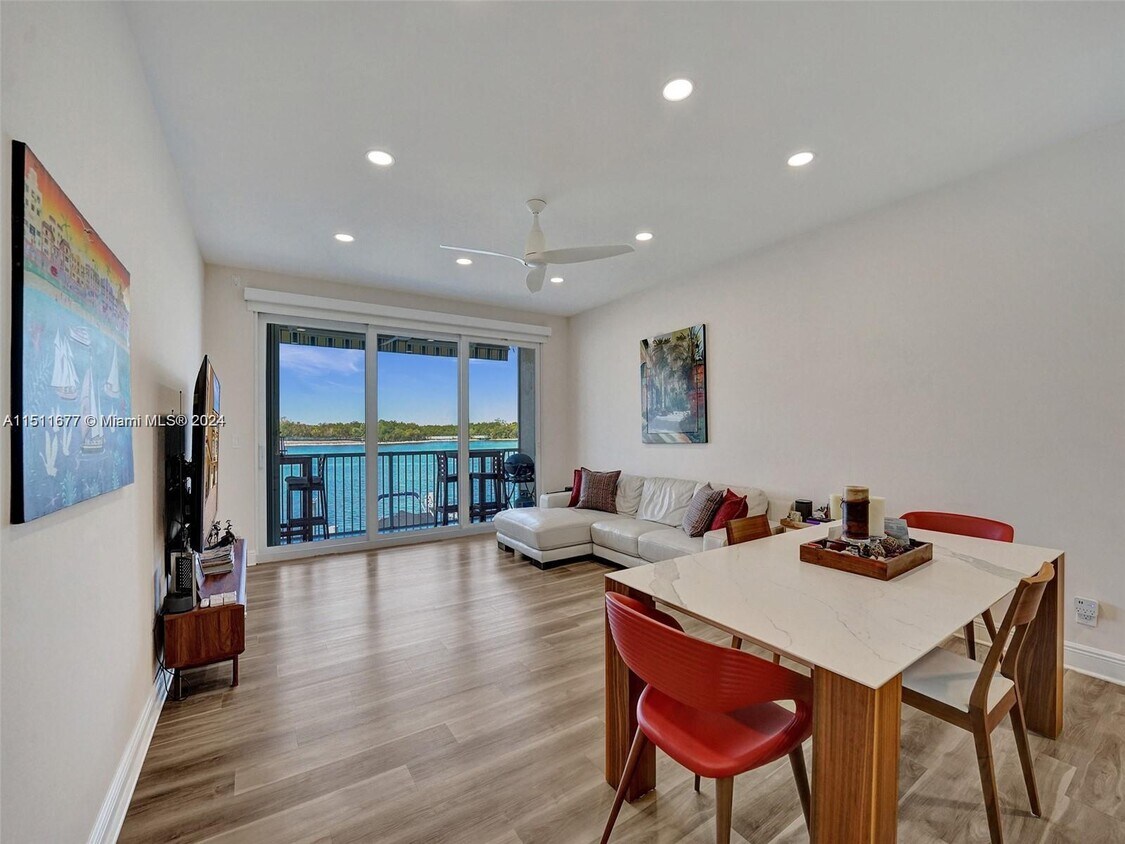 Photo - 4212 N Ocean Dr (Hollywood, FL)