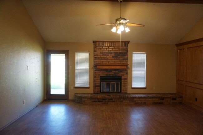 Photo - 1104 Homestead Dr