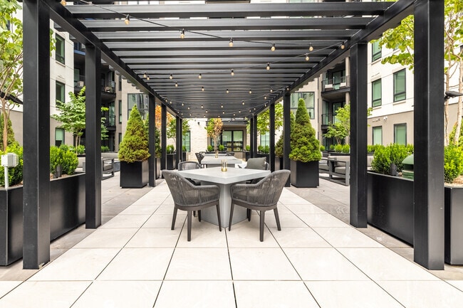 Terraza de la piscina - The Residence At Sugar Alley