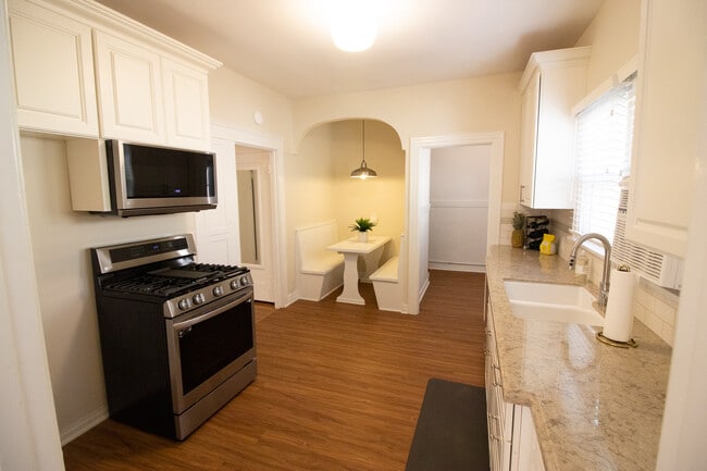 Cocina - 233 Avenue E Unidad B