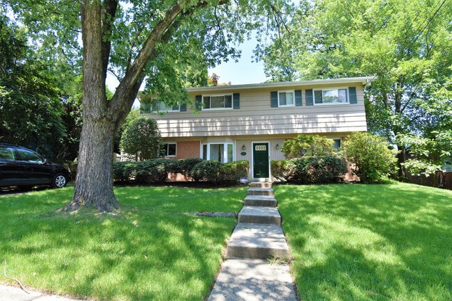 Photo - Fantastic 4 bedroom, 2 full bath, 2 half bath home in Close in Silver Spring!