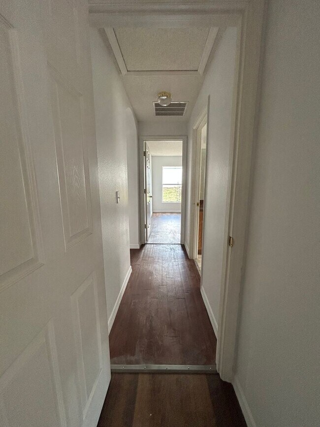 Photo - 136 Grantham Dr