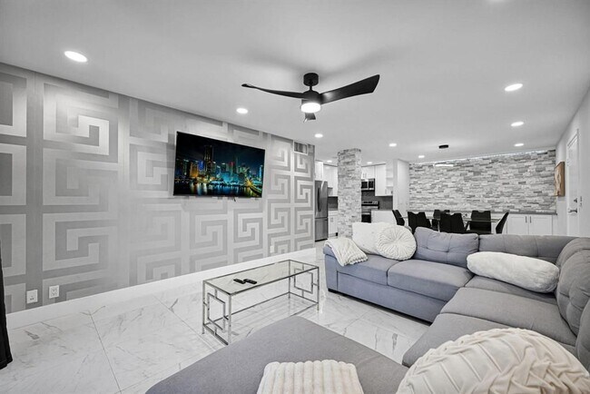 Photo - 6279 Bay Club Dr Unit 3