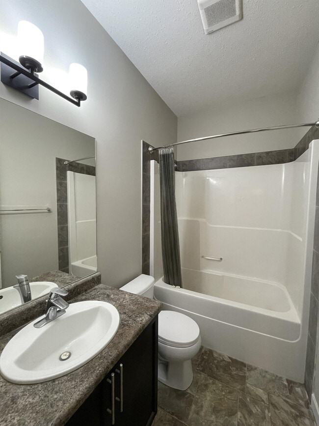 Photo - 8713 88 St